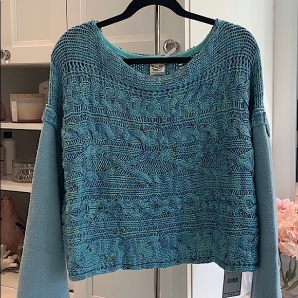 Free People Sweaters - ☃️Free People sweater ❄️